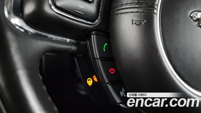 Jaguar XJ 2019 — photo 24