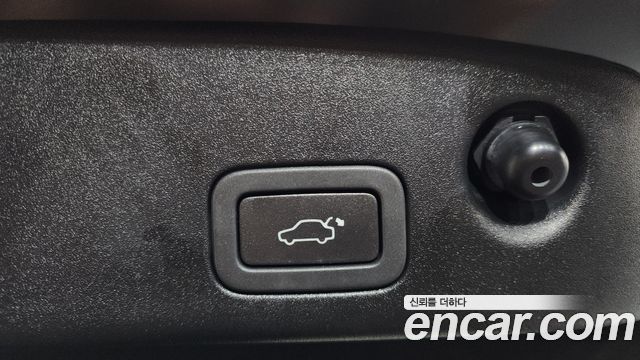 Jaguar XJ 2019 — photo 25