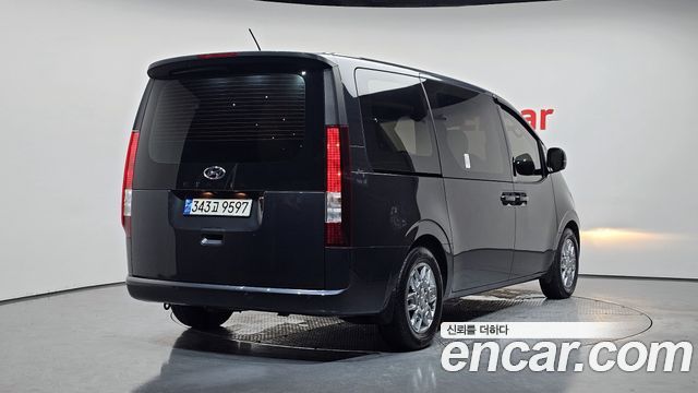 Hyundai Staria 2022 — photo 2