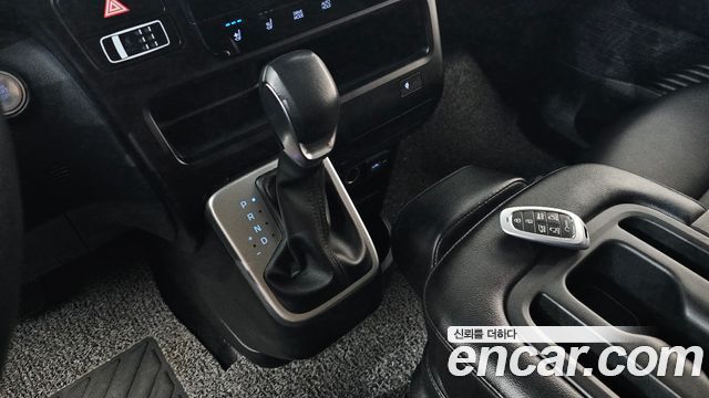 Hyundai Staria 2022 — photo 12