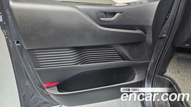 Hyundai Staria 2022 — photo 14