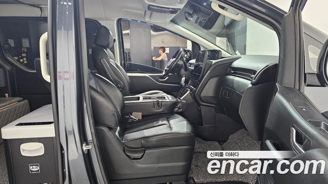 Hyundai Staria 2022 — photo 16