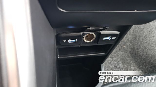 Hyundai Staria 2022 — photo 28