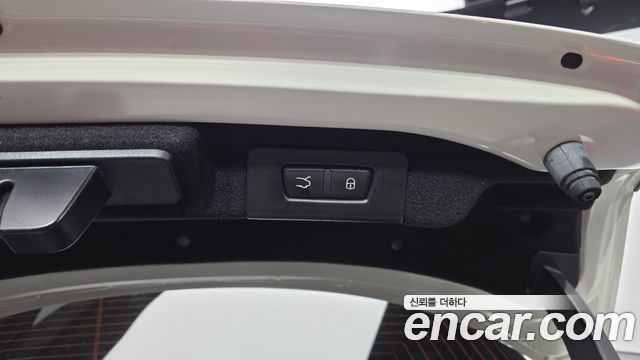 Maserati Ghibli 2020 — photo 24