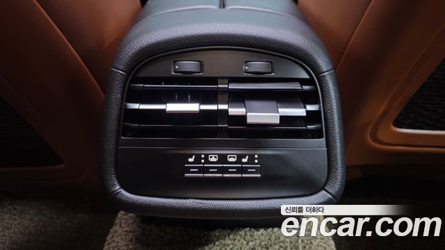 Maserati Ghibli 2020 — photo 35