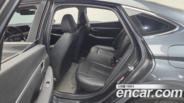 Hyundai Sonata 2022 — photo 17