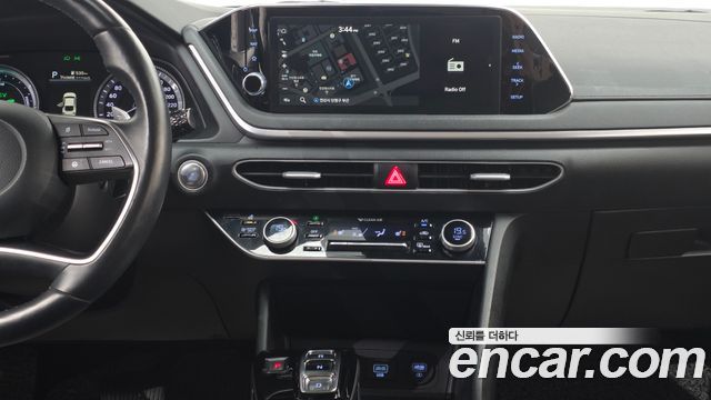 Hyundai Sonata 2022 — photo 19