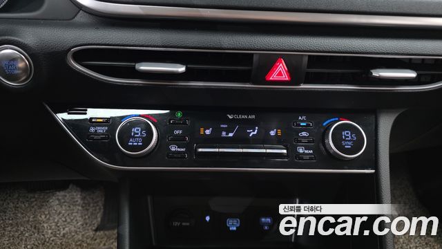 Hyundai Sonata 2022 — photo 31
