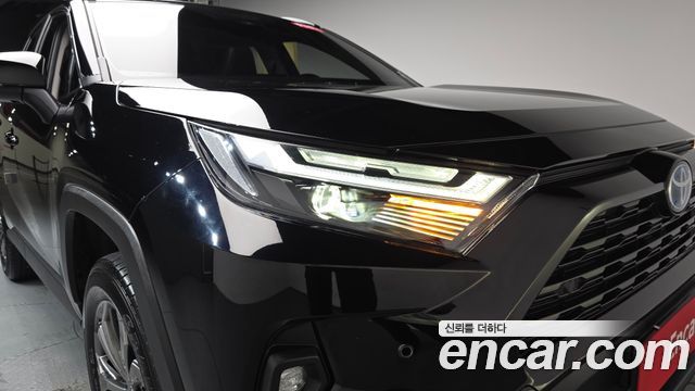 Toyota RAV4 2024 — photo 8