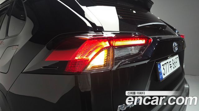 Toyota RAV4 2024 — photo 9