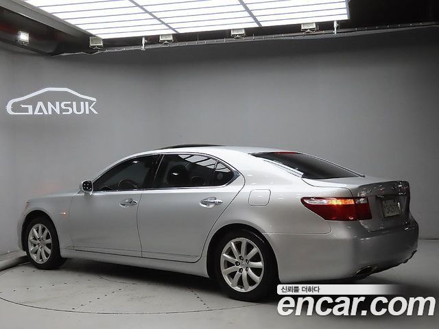 Lexus LS 2008 — photo 2