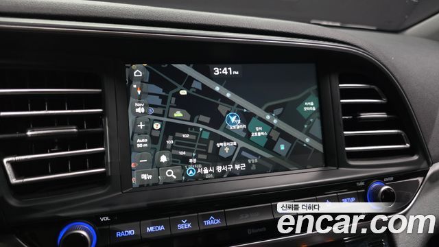 Hyundai AVANTE 2019 — photo 14