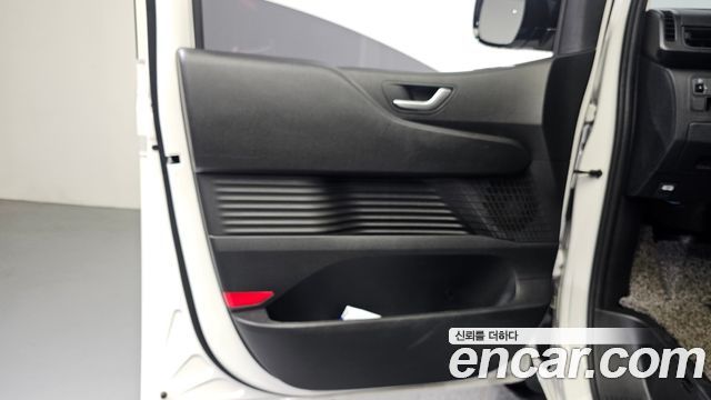 Hyundai Staria 2022 — photo 14