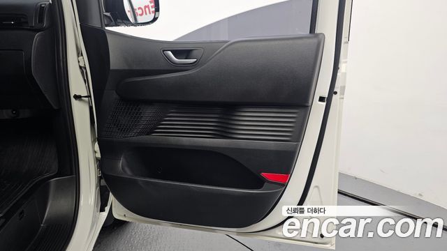 Hyundai Staria 2022 — photo 15