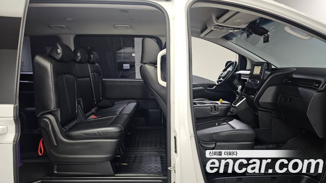 Hyundai Staria 2022 — photo 16