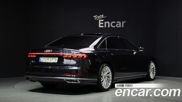 Audi A8 2021 — photo 2