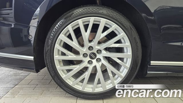 Audi A8 2021 — photo 5