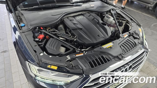 Audi A8 2021 — photo 6