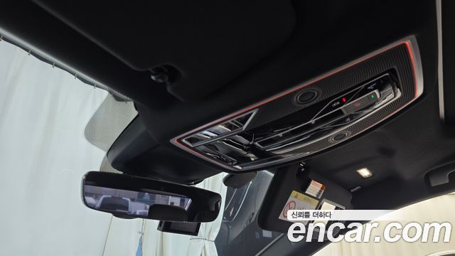 Audi A8 2021 — photo 24