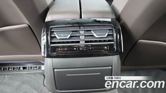 Audi A8 2021 — photo 32