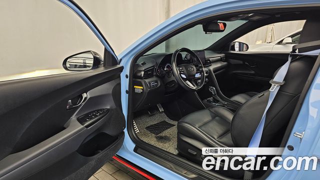 Hyundai Veloster 2021 — photo 13