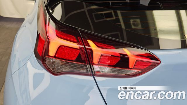 Hyundai Veloster 2021 — photo 9