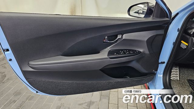 Hyundai Veloster 2021 — photo 14