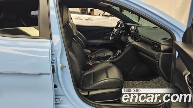 Hyundai Veloster 2021 — photo 16