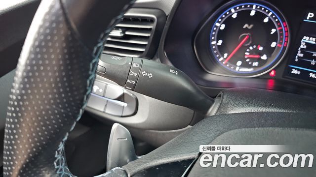 Hyundai Veloster 2021 — photo 28