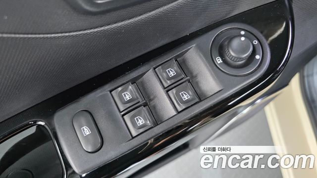 Renault Korea QM3 2016 — photo 12
