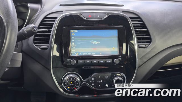 Renault Korea QM3 2016 — photo 15