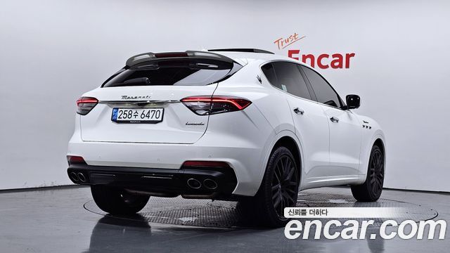 Maserati Levante 2022 — photo 2
