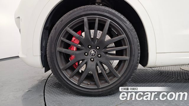 Maserati Levante 2022 — photo 5