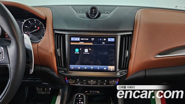 Maserati Levante 2022 — photo 13