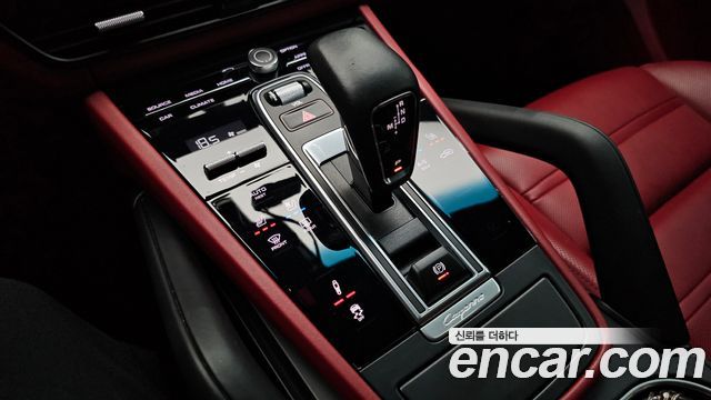Porsche Cayenne 2022 — photo 12