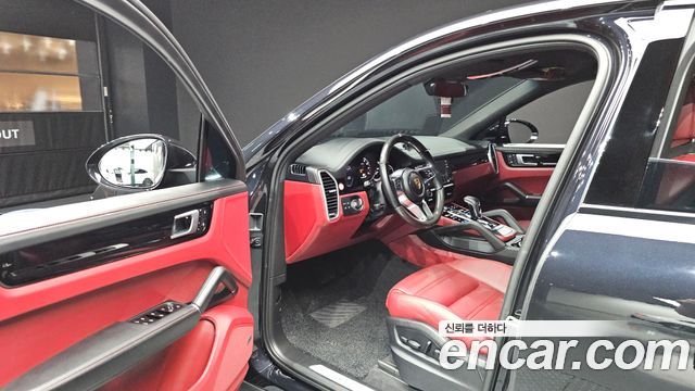 Porsche Cayenne 2022 — photo 13