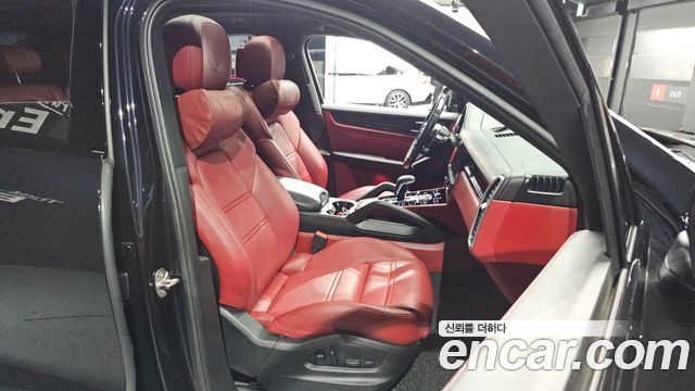 Porsche Cayenne 2022 — photo 18