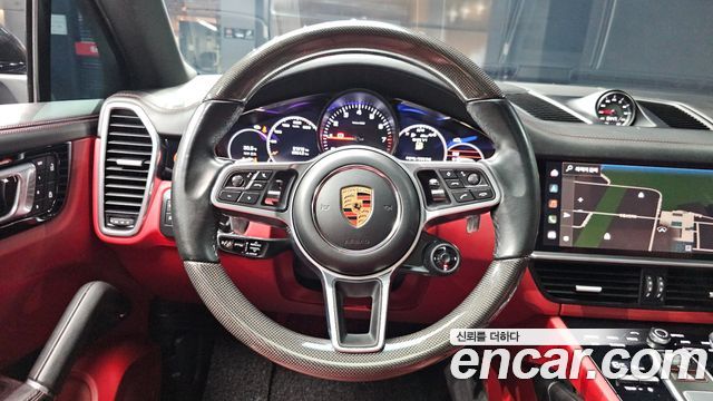 Porsche Cayenne 2022 — photo 19
