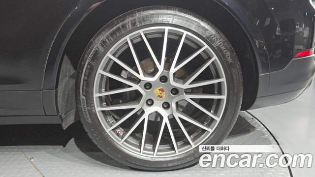 Porsche Cayenne 2022 — photo 7