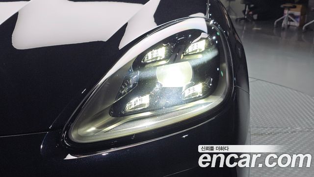 Porsche Cayenne 2022 — photo 8