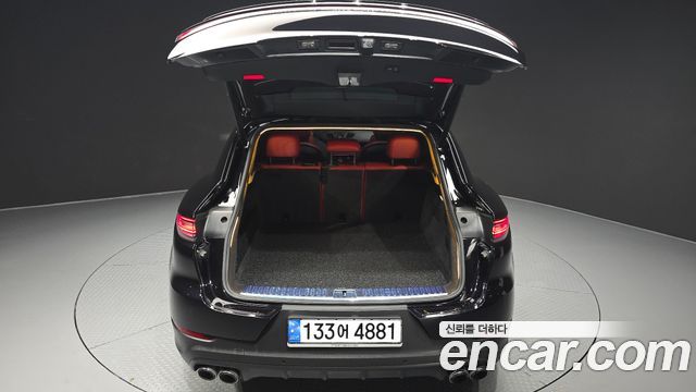 Porsche Cayenne 2022 — photo 36