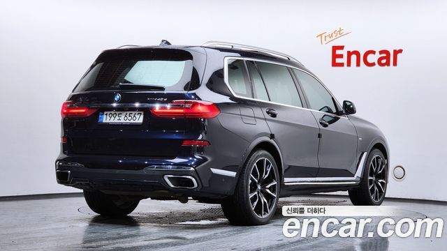 BMW X7 2022 — photo 2