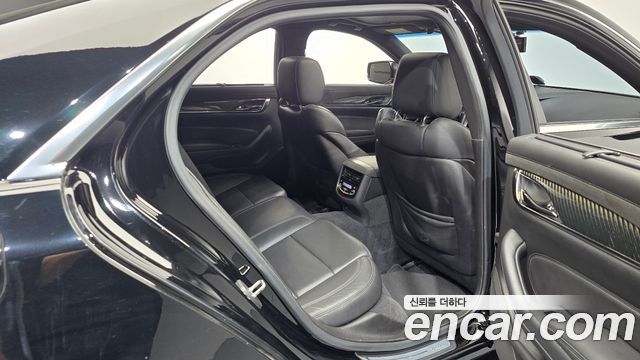 Cadillac CTS 2018 — photo 11