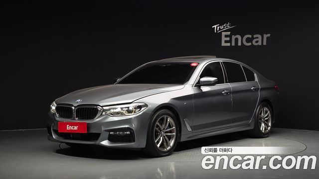 BMW 5-Series 2018 — photo 1