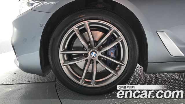 BMW 5-Series 2018 — photo 5