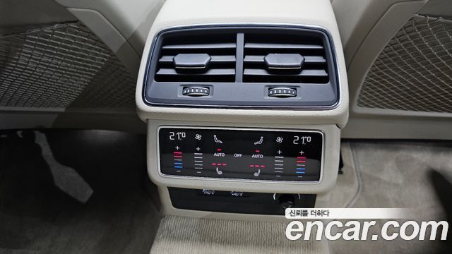 Audi A7 2020 — photo 24