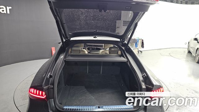 Audi A7 2020 — photo 26