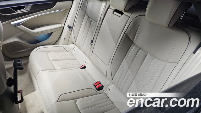 Audi A7 2020 — photo 30