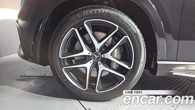 Mercedes-Benz GLE-Class 2022 — photo 5