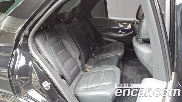 Mercedes-Benz GLE-Class 2022 — photo 17